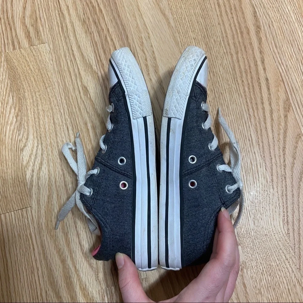 Converse Dark Gray Pink Lace Up Sneaker Sz 2